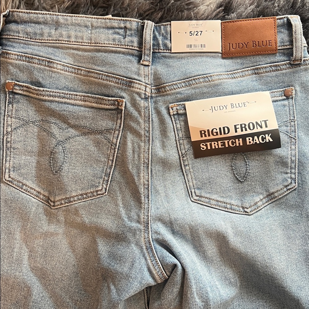 Judy Blue Straight Leg Jeans - Picture 10 of 11